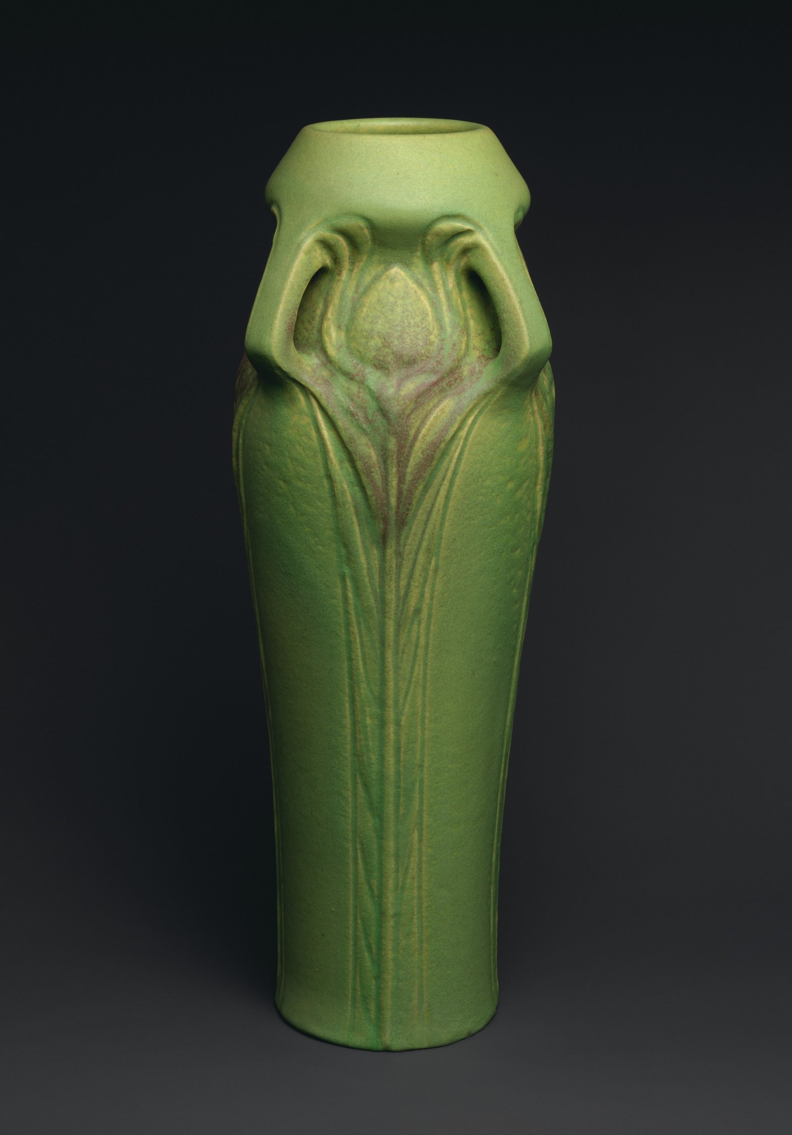 Peacock Feathers Vase (1904)